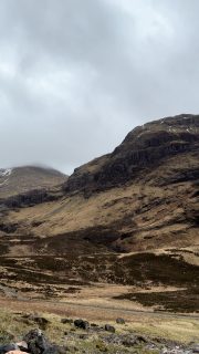 Glencoe is one of those places that doesn’t even look real.No filters, no edits… just Scotland doing its thing.This was one of my favorite stops—quiet, a little dramatic, and just unreal views everywhere you look.