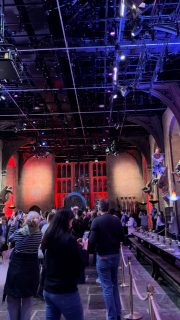 Warner Bros. Studio Tour London – Great HallThis scene highlights Fred and George Weasley’s exit during Professor Umbridge’s time at Hogwarts—one of the most memorable moments from *Harry Potter and the Order of the Phoenix*.Filmed in the Great Hall set, this part of the studio tour shows the practical effects and details used to bring the scene to life.If you’re planning a London trip, the Warner Bros. Studio Tour is a key stop for Harry Potter fans—especially for iconic sets like this.#HarryPotterStudioTour #WarnerBrosStudioTourLondon #GreatHall #FredAndGeorge #OrderOfThePhoenix #HarryPotterFans #LondonTravel #UKTravel #FilmLocations