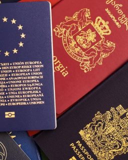 ✈️ Big change for European travel!Starting Oct 12, 2025, passport stamps are being replaced with biometric checks (photo + fingerprints for ages 12+).It’ll roll out over 6 months, so expect some borders to switch earlier than others. ⏳👉 This is not ETIAS — that comes later in 2026.🌍 Applies to most of Europe + Schengen countries.💡 Travel tip: allow a little extra time at border control this fall.#TravelUpdate #EuropeBound #AllAboardTravelandCruise