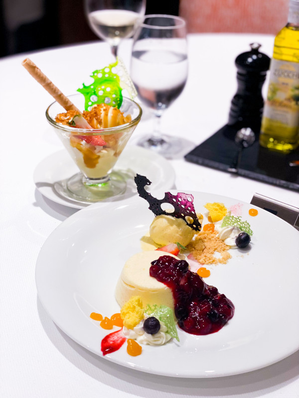 Dining_Desserts_Web AmaWaterways Dining with Deserts