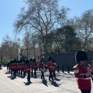 Changing of the Guard at St. James’s Palace, London.This is part of the full Changing of the Guard ceremony, not just Buckingham Palace. Seeing it here (and at multiple stops) gives you a better overall view of how it all comes together.If this is on your list, consider a walking tour that follows the route instead of standing in one spot.#ChangingOfTheGuard #StJamessPalace #LondonTravel #LondonItinerary #VisitLondon #UKTravel #TravelTips #LondonTrip