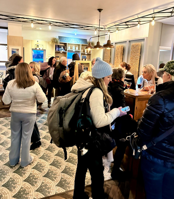 Group Travel Advisor - Specialization