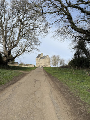 Midhope Castle Lallybroch from afar