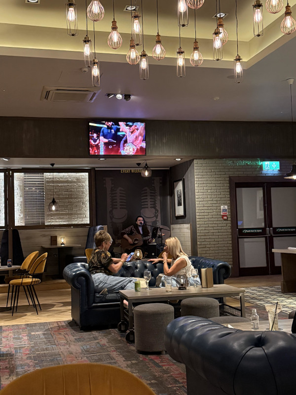 Doubletree Glasgow Bar